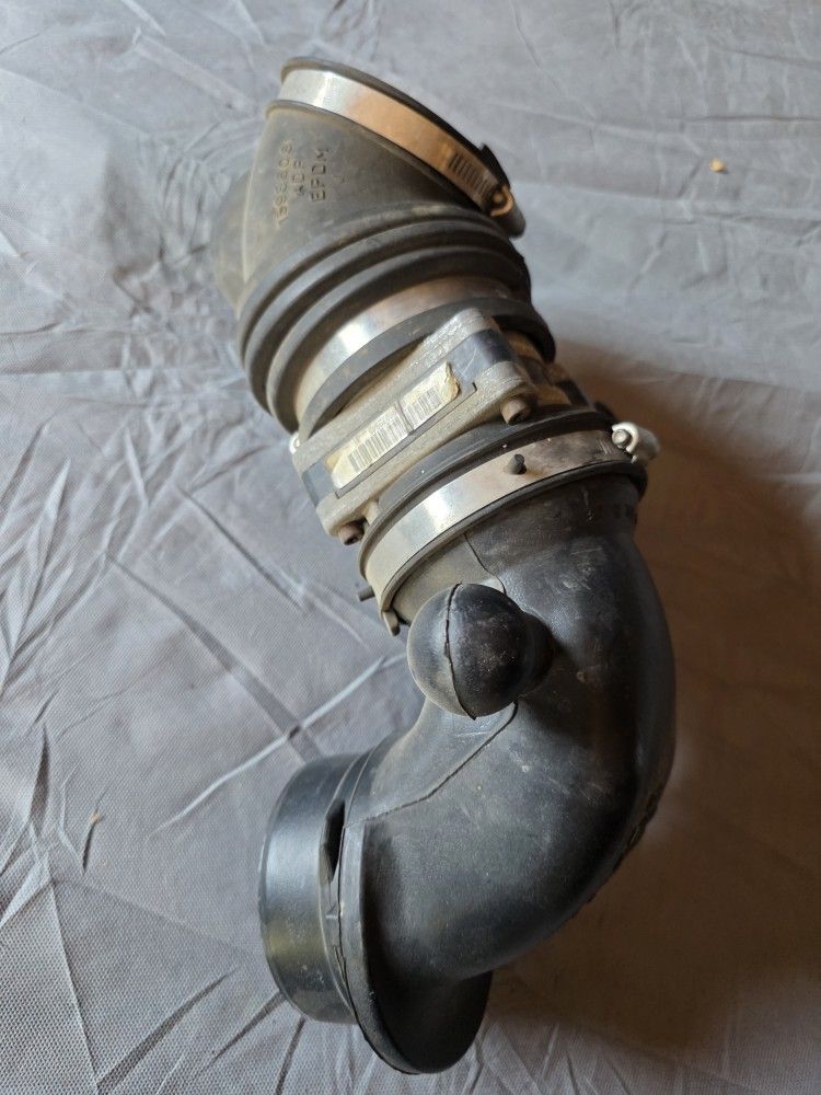 1995,1996,1997 CHEVY SILVERADO COMPLETE INTAKE MASS AIR FLOW ASSY.