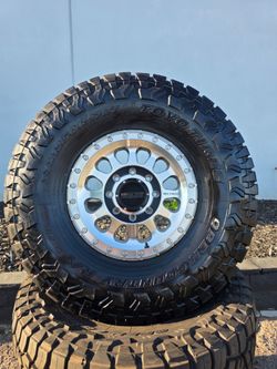 17" METHOD MR315 polish w/ 37" Toyo RT Trail tires