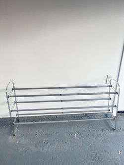Expandable show rack