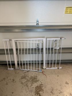 Expandable dog gate