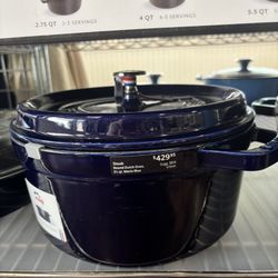 Staub 5.5 Quart, 26 Cm French Dutch Oven , Dark Blue