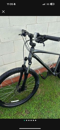 Specialized mountain bike Aluminum Frame Large… Good Condition $330