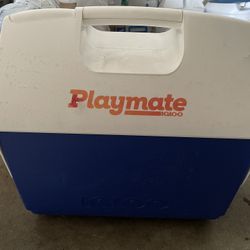 Igloo Playmate Mini 6 Can Cooler Ice Chest -  Blue, Swivel Lid Made In the USA 11x8