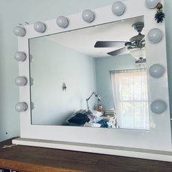 Lighted Makeup Vanity Mirror
