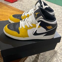 Air Jordan 1 Mid Yellow Ochre Size 6.5