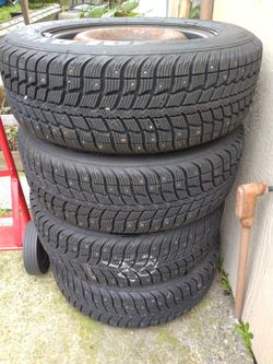 Brand New Never Used Snow Tires With Rim 195/65/15