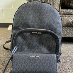 Michael Kors Back back And Wallet