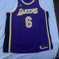 XL Lebron James Lakers Jersey