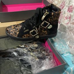 Vince Camuto Ankle Boots Size 7