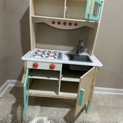 Toy Kitchen 
