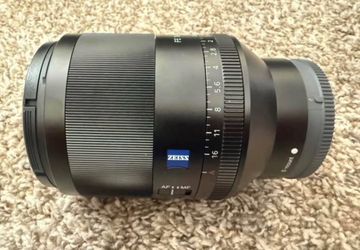Sony Zeiss Planar T* FE 50mm f/1.4 ZA Lens - Full Frame E-Mount