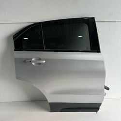 (2365) 19-25 Cadillac Xt4 Right Rear Door 2019 2020 2021 2022 2023 2024 2025