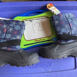 AVAILABLE 👈New Snow Boots Girl’s Size 12