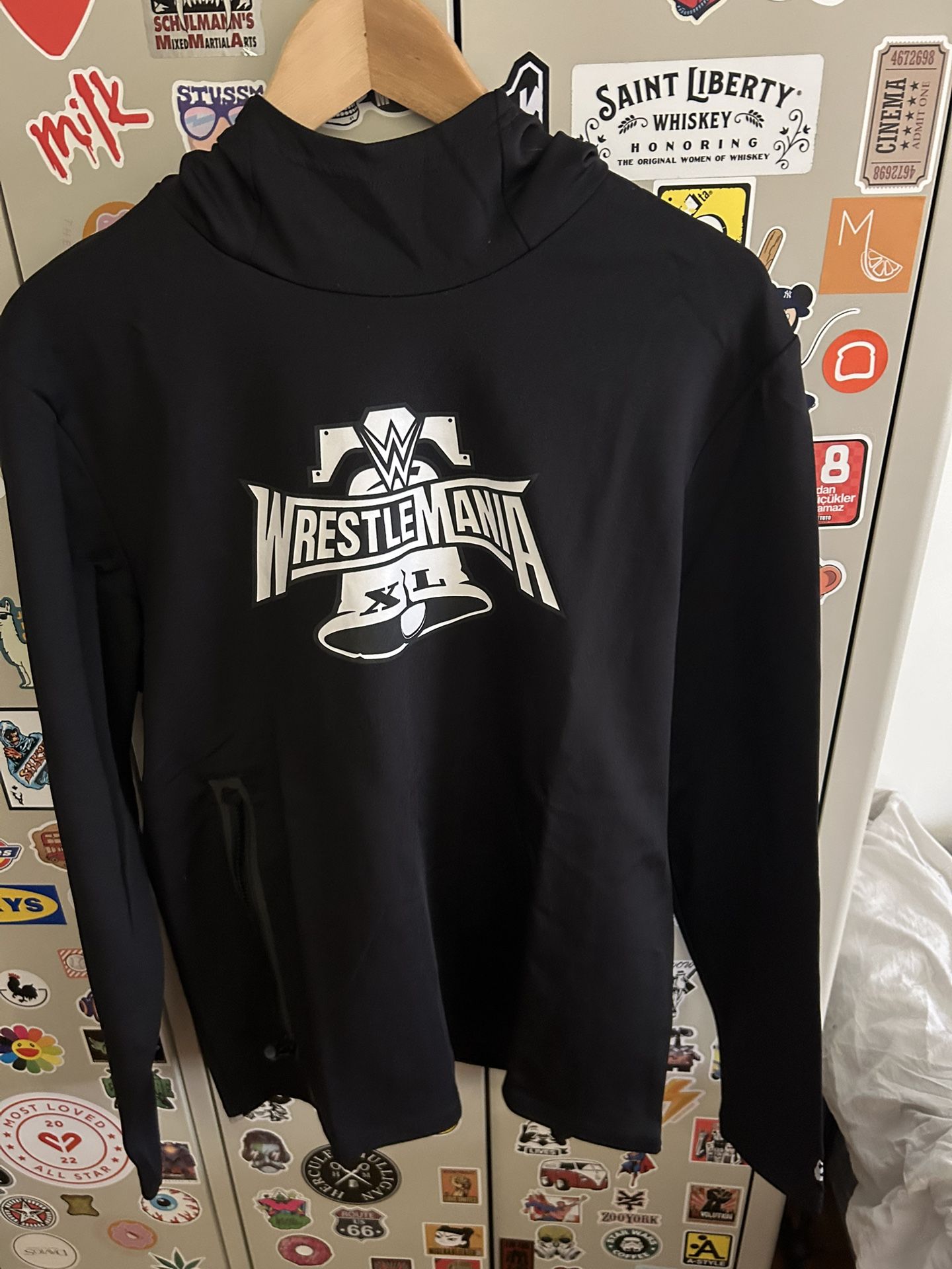 Wrestlemania 40 Sweater Size L