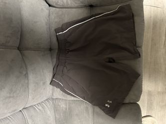 Men’s Under Armour Shorts, Medium