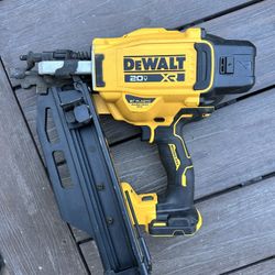 Dewalt Cordless 20v Framing Nail Gun 