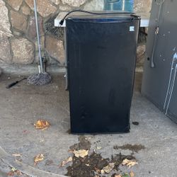 Mini Fridge/Freezer