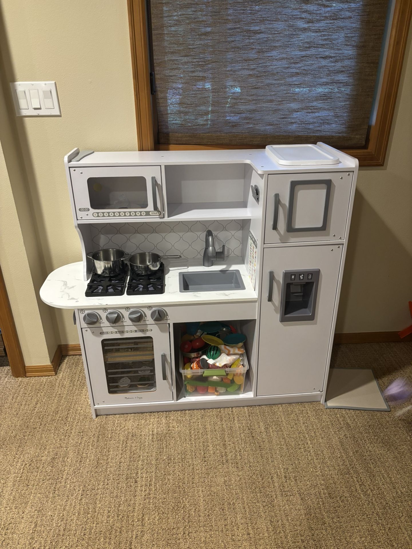 Melissa and Doug Play Kitchen