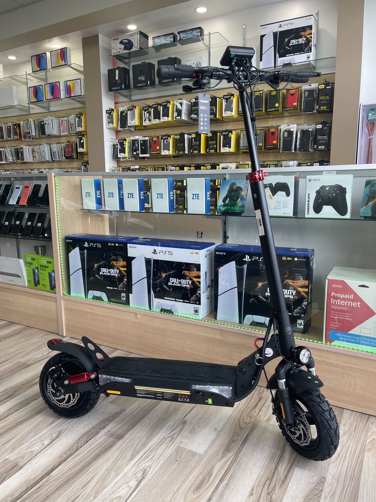 IX3 iScooter E-scooter Electric Scooter Foldable Long Range Can Go Up To 25MPH Shop Without Using Credit! $0 To $100 Down To Take It Today!