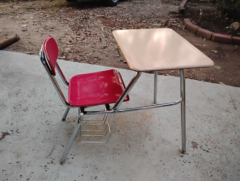 Desk With Chair