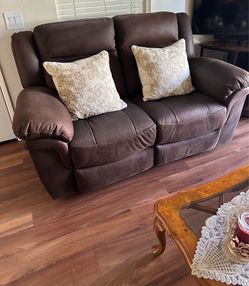 Love seat recliner like new