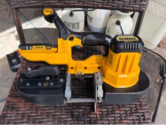 DeWalt 20 V cordless bandsaw