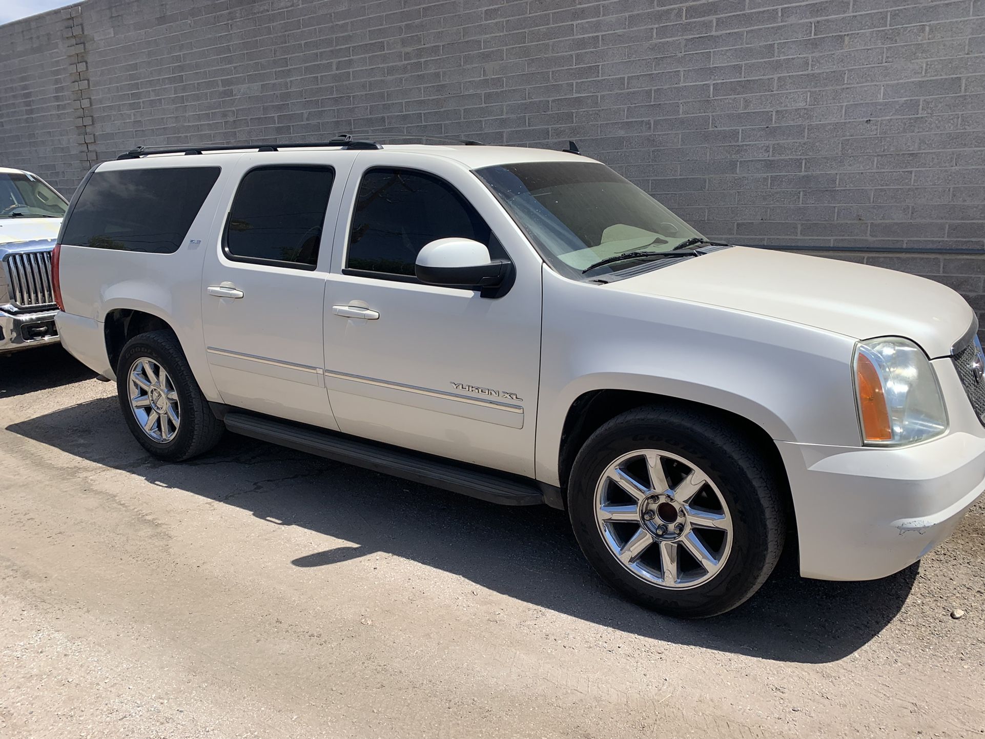 2012 GMC Yukon XL for Sale in Scottsdale, AZ OfferUp