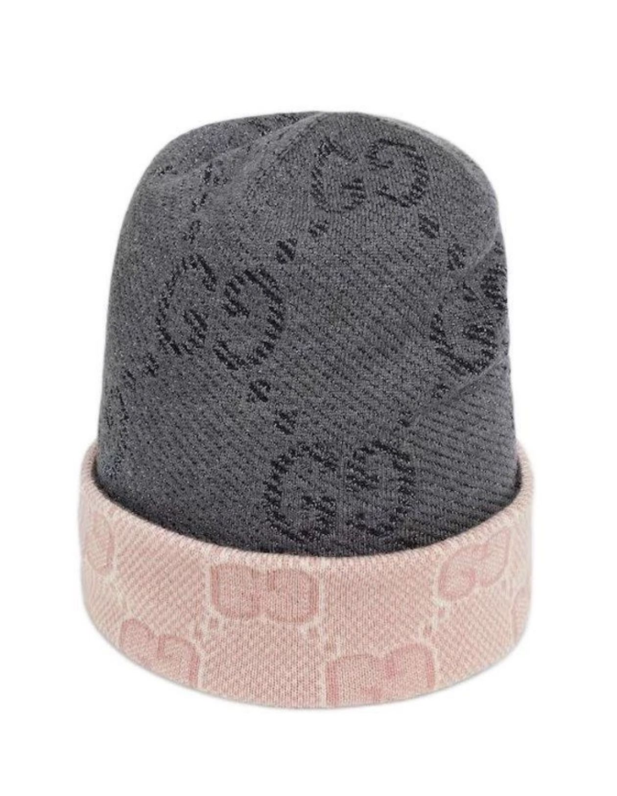 NEW GUCCI JUMBO GG GRAY PINK WOOL REVERSIBLE BEANIE HAT   • Main Fabric: 100% wool; Fabric 2: 57% wool 33% viscose 10% metallized fiber Grey and pink 