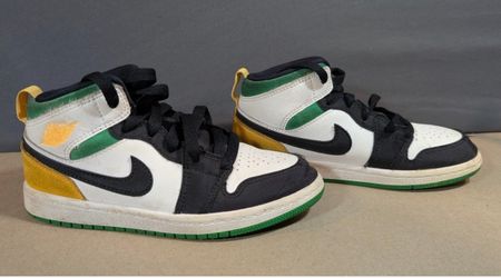 Jordan 1 mid Oakland