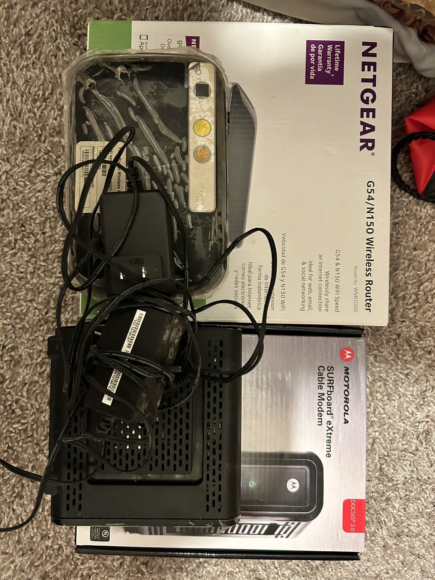 Motorola SURFboard Extreme Cable Modem And Netgear G54/N150 Router