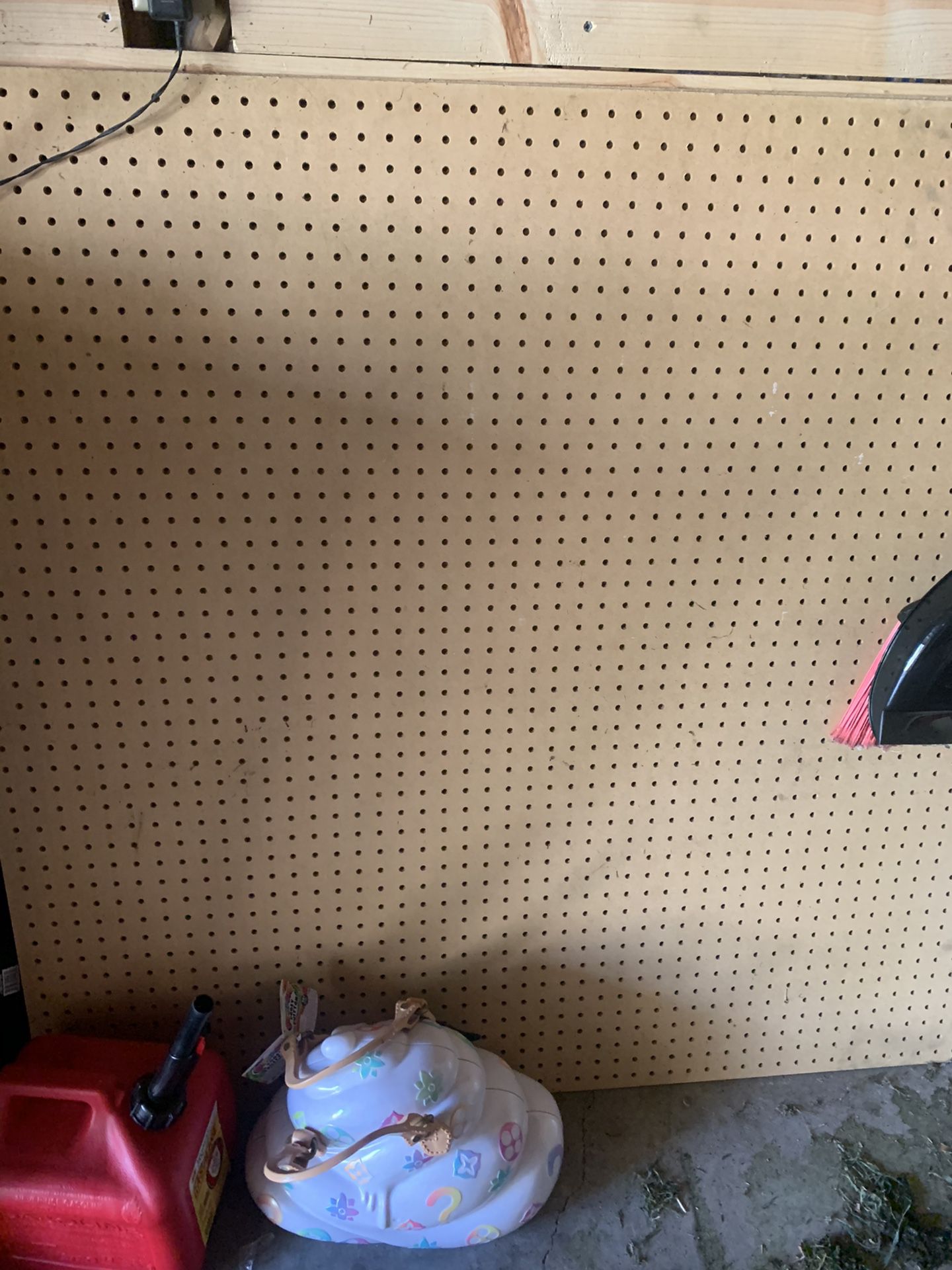 4ft by 4ft peg board 2 sheets