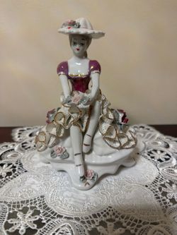 Vintage Porcelain Lace Seated Lady Figurine – Magenta Dress & Bonnet
