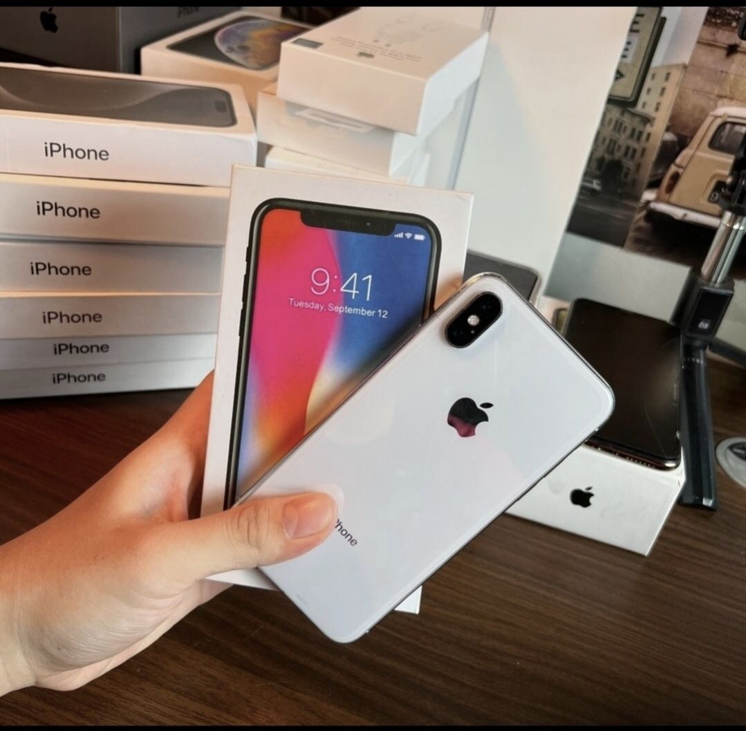 iPhone XS Unlocked With Warranty 