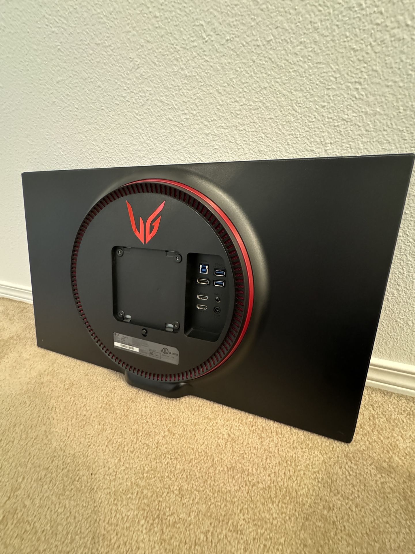 Like New 27” LG Ultragear Gaming Monitor