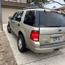 2005 Ford Explorer