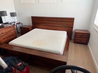 Bedroom set cali king size