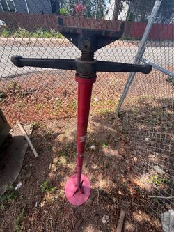 Adjustable Screw Jack Post