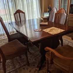 Dinning Table And 6 Chairs