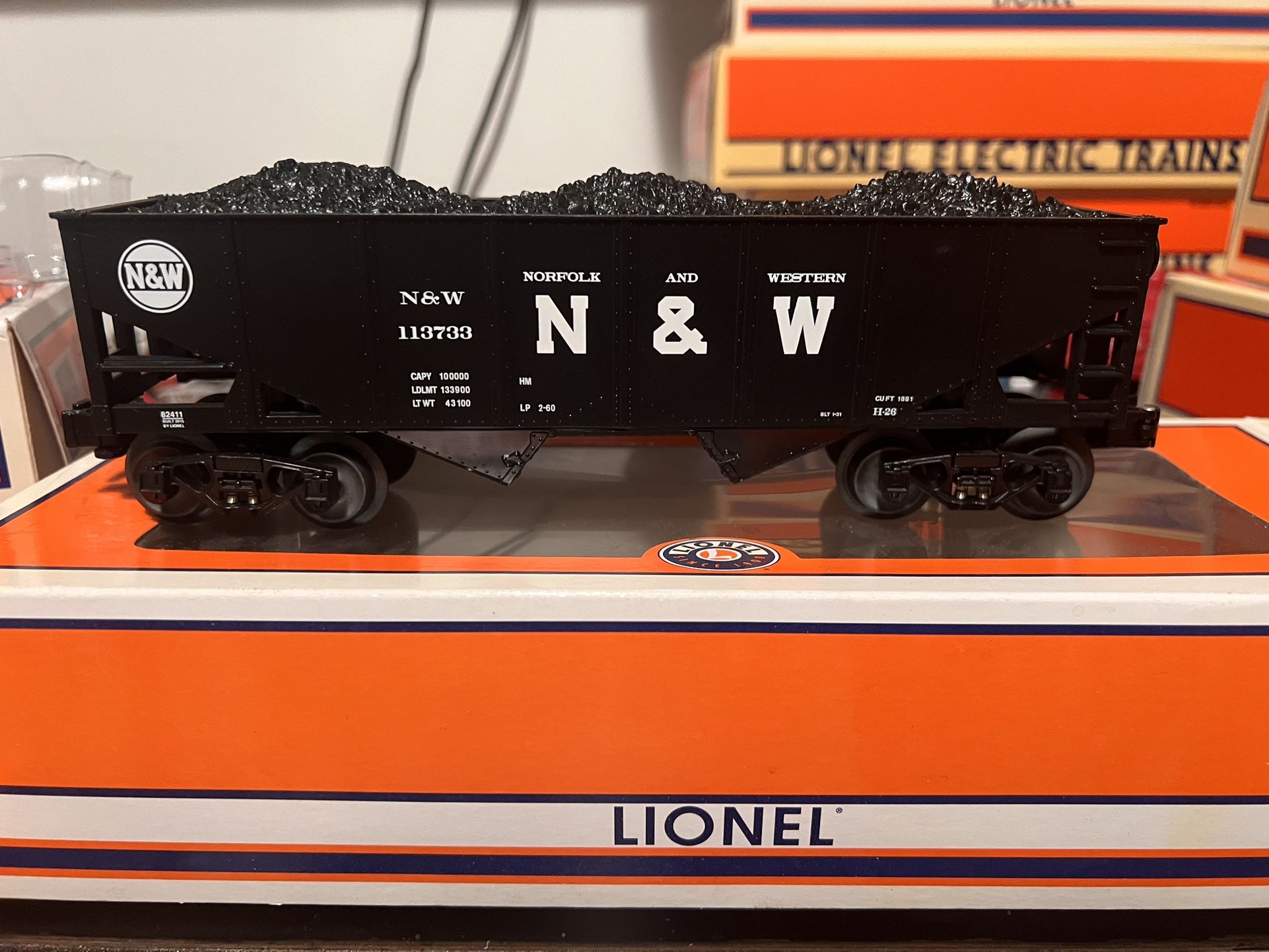 Lionel Norfolk & Western Coal Hopper – N&W #113733