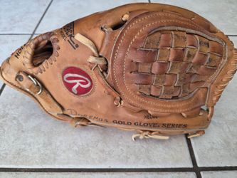 Rawlings Baseball Glove