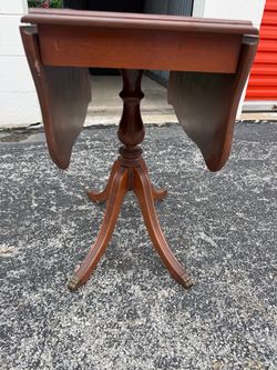 Mahogany Drop-Leaf Pedestal Side Table