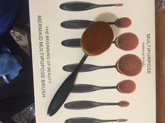 Makeup brush