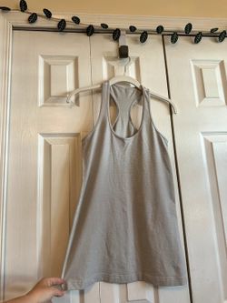 Lululemon gray and white workout top, 8-10