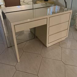 Vanity Desk  / Work Desk – Gloss Finish