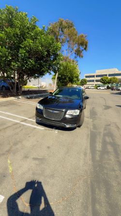 2018 Chrysler 300 72k miles clean title