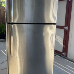 GE Refrigerator Dimension Is 66Hx29Wx29D Working 