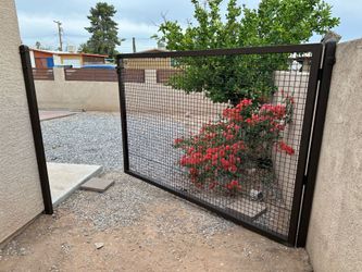 Gates/ Fencing Wire Mesh/ Grid wire