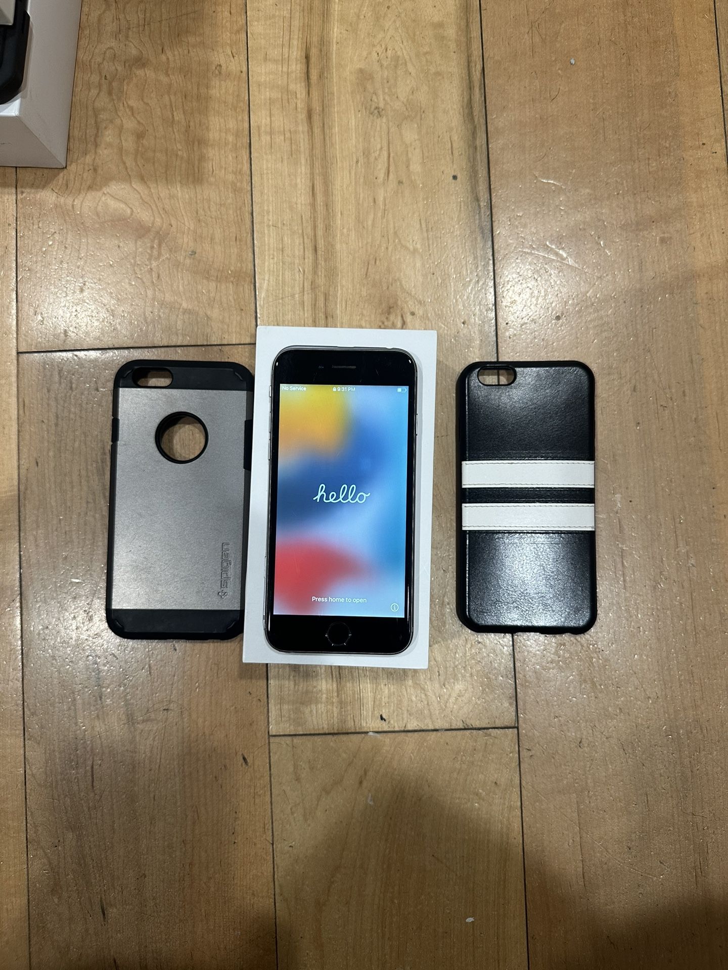 iPhone 6s 128g With Box Charger Headphone And 2 Cases 