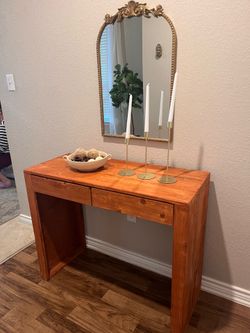 Entrance table or vanity