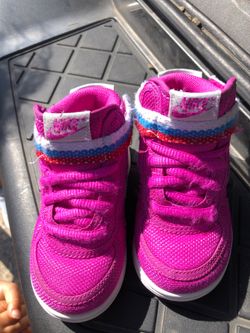 Pink nike size 6 toddler
